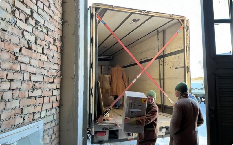 “Екна Україна” з «100% життя» доставили кисневі концентратори до Головного військового клінічного госпіталю